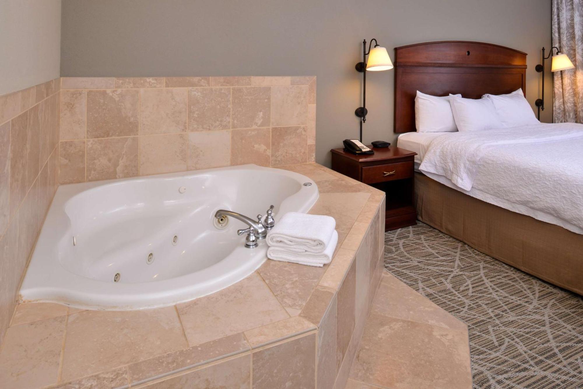 Hampton Inn By Hilton Litchfield Экстерьер фото