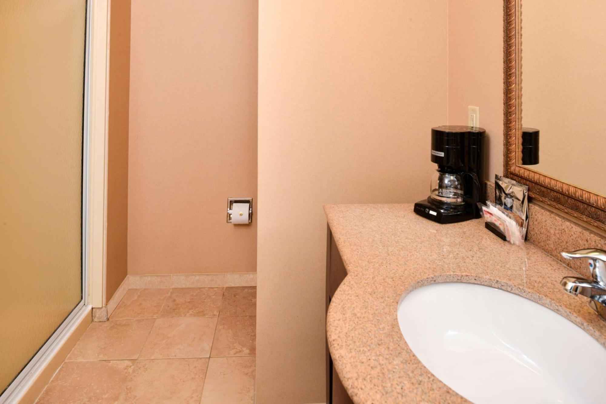 Hampton Inn By Hilton Litchfield Экстерьер фото