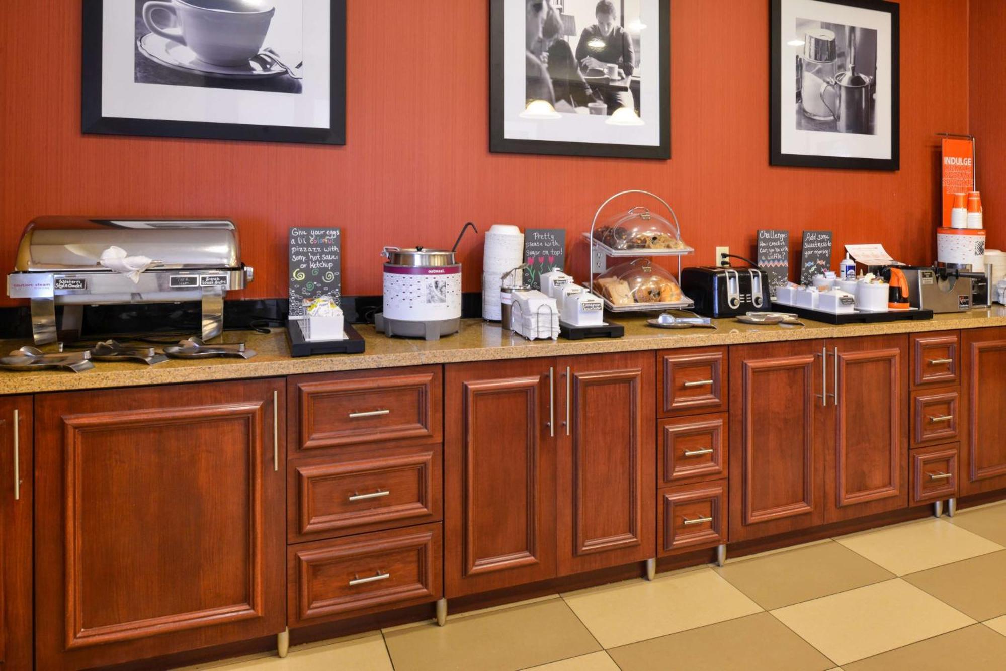 Hampton Inn By Hilton Litchfield Экстерьер фото
