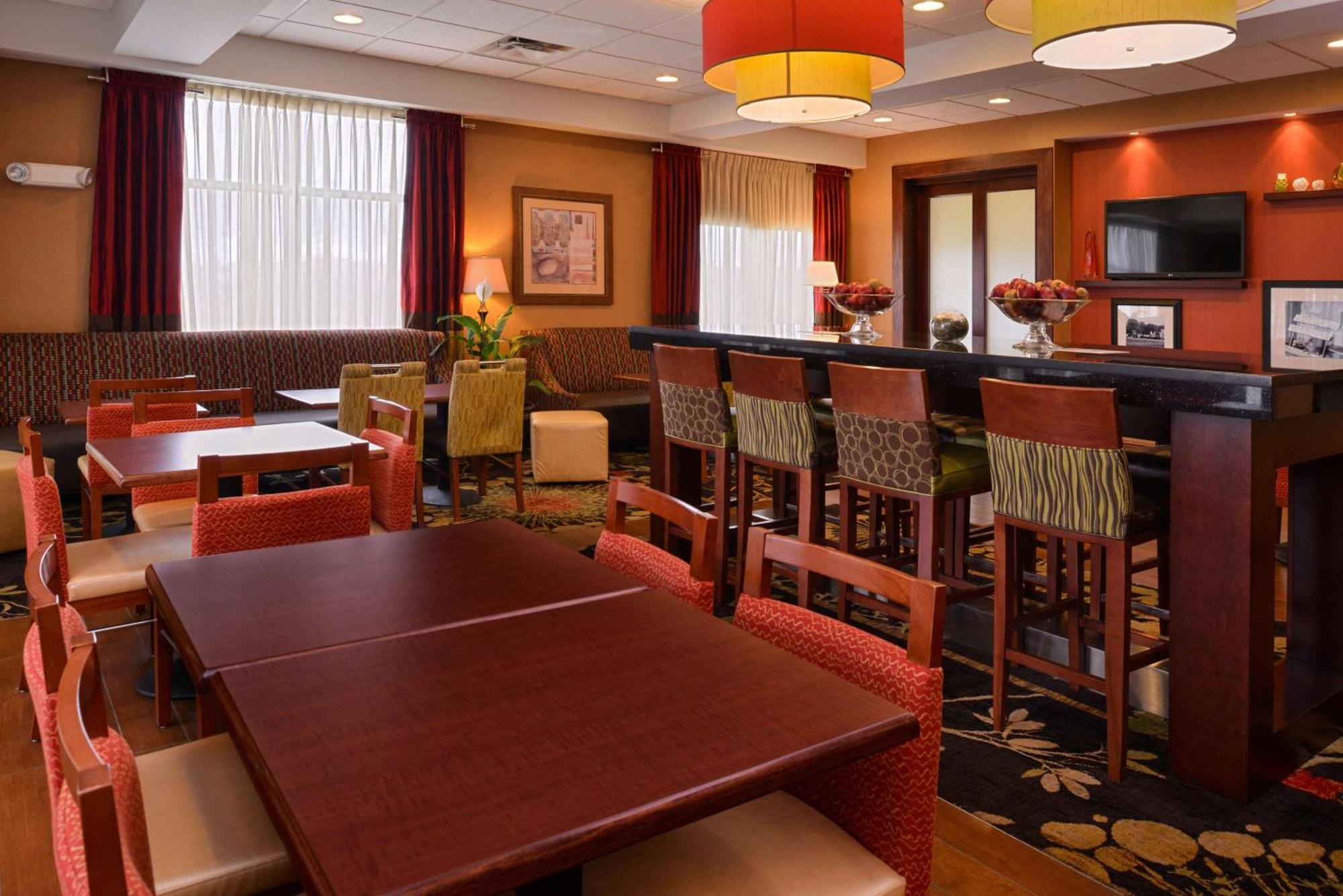 Hampton Inn By Hilton Litchfield Экстерьер фото
