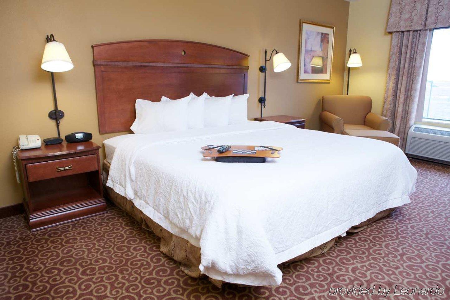 Hampton Inn By Hilton Litchfield Экстерьер фото